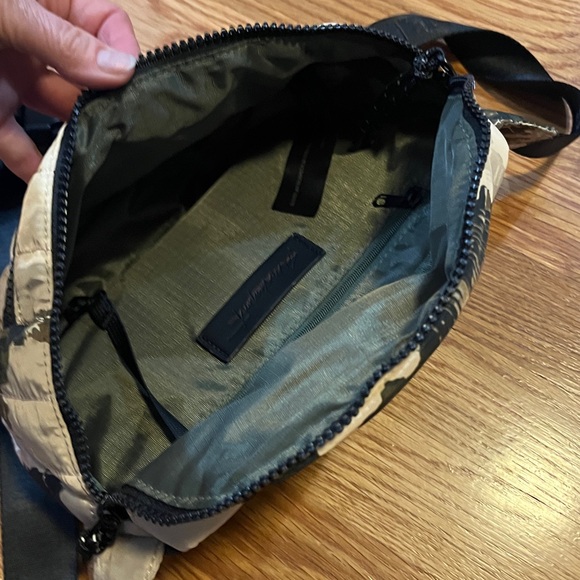 Free People Movement Quilted Print Sling Bag Camo NEW - Picture 12 of 17